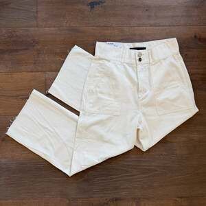 Joe's Jeans - The Blake - High Rise Wide Leg Crop - Size 28 - Light Cream - NWT!
